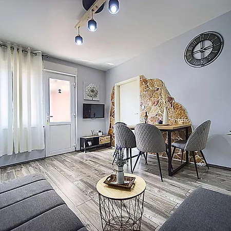 Апартаменты Korado Пула